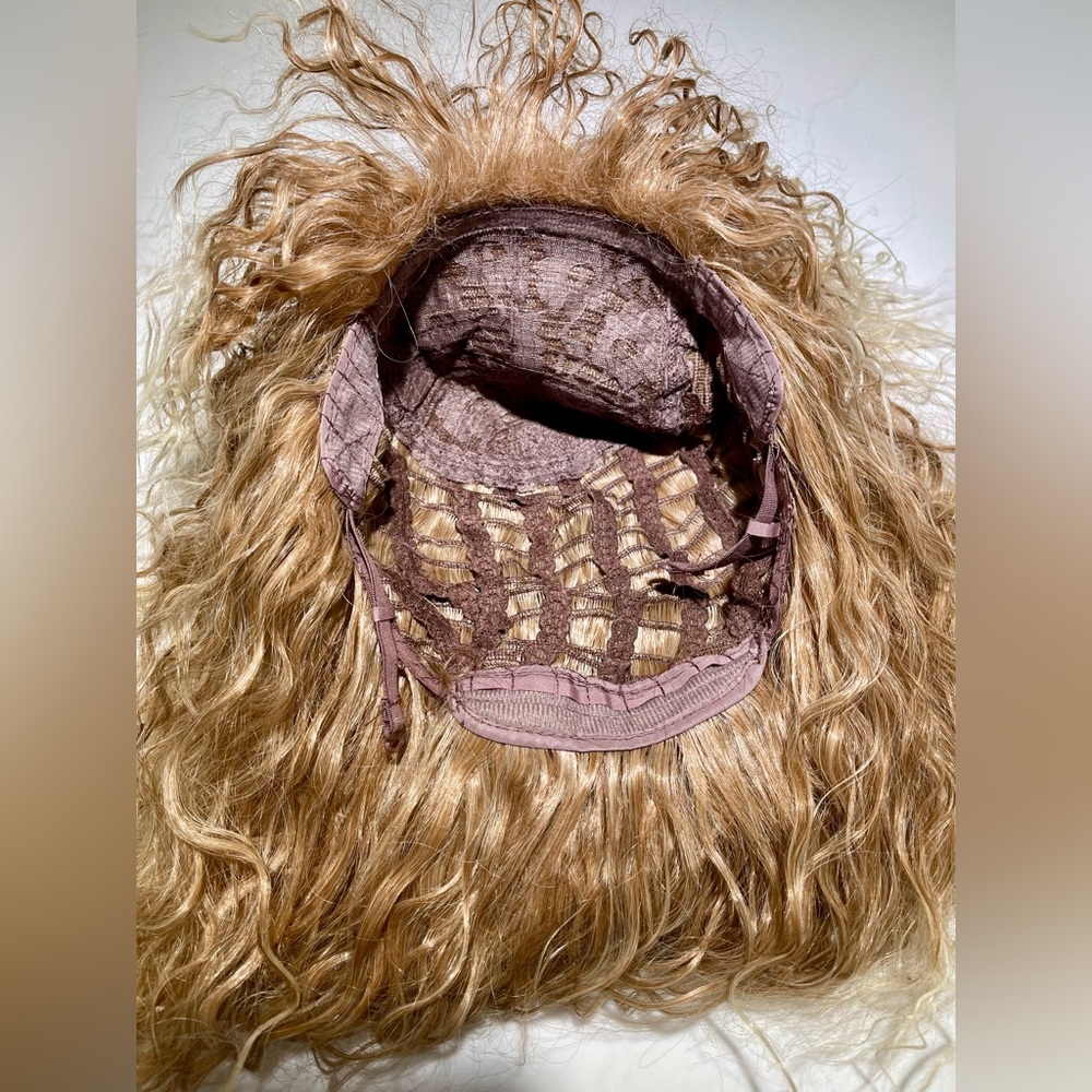 🥳🥳 2Fer HAIR, 20” & 22” long, Kinky/Curly with long layers, bangs, Blondes - Picture 10 of 16